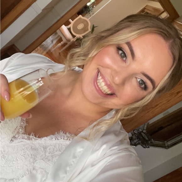 Meet Your Posher, Alex 🌸 - Picture 1 of 1